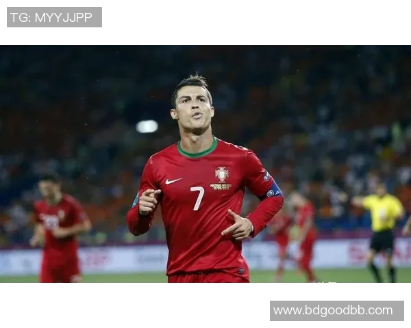 足球30号的传奇之路：从青涩少年到绿茵场上的英雄之旅